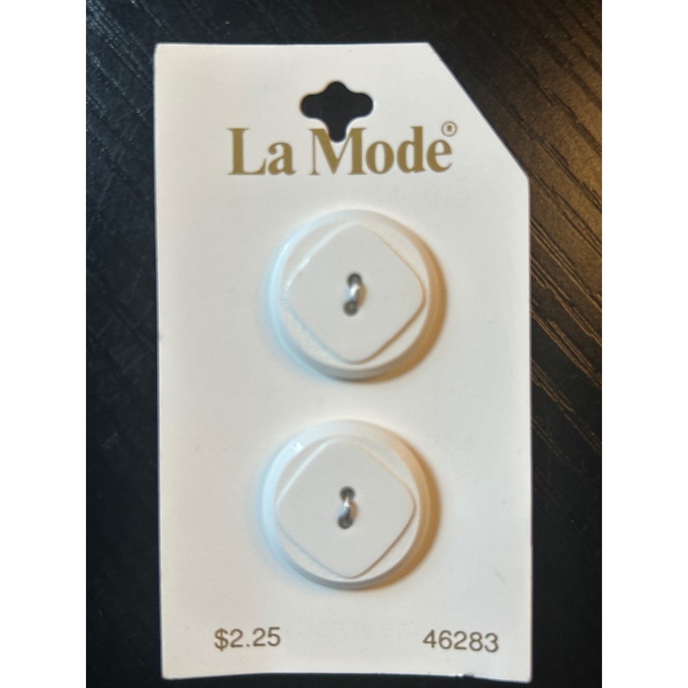 La Mode White 22mm 7/8 In Shank Buttons 2 Count Geometric Diamond 46283 Holland